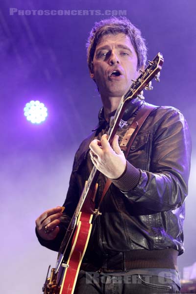 NOEL GALLAGHER'S HIGH FLYING BIRDS - 2015-06-23 - PARIS - Place de la Republique - 